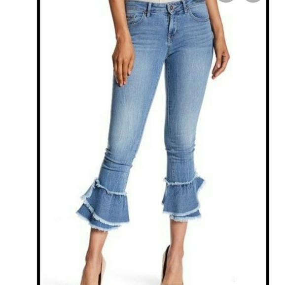 Jessica Simpson Denim - 💥HP💥 Jessica Simpson  Ruffled hem Skinny Jeans